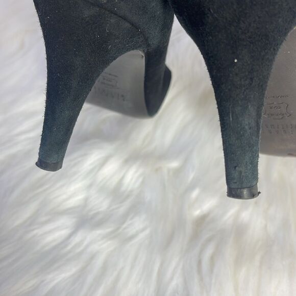 Stuart Weitzman Bandexsvelt  Black Suede Elastic Inset Heels Sz 9 - Picture 7 of 7